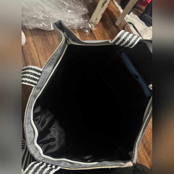 Butterfly Print Canvas Tote Bag - Picture 2 of 3